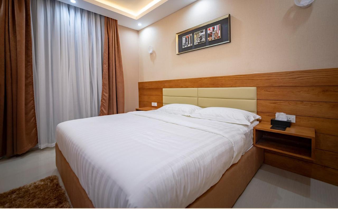 Red-5 - Al Safa Suites 塞拉莱 外观 照片
