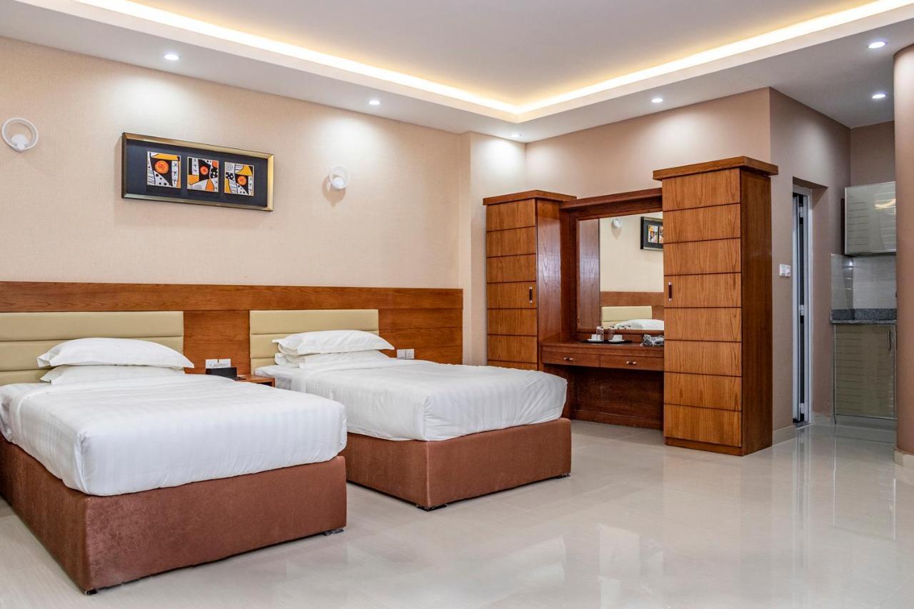 Red-5 - Al Safa Suites 塞拉莱 外观 照片